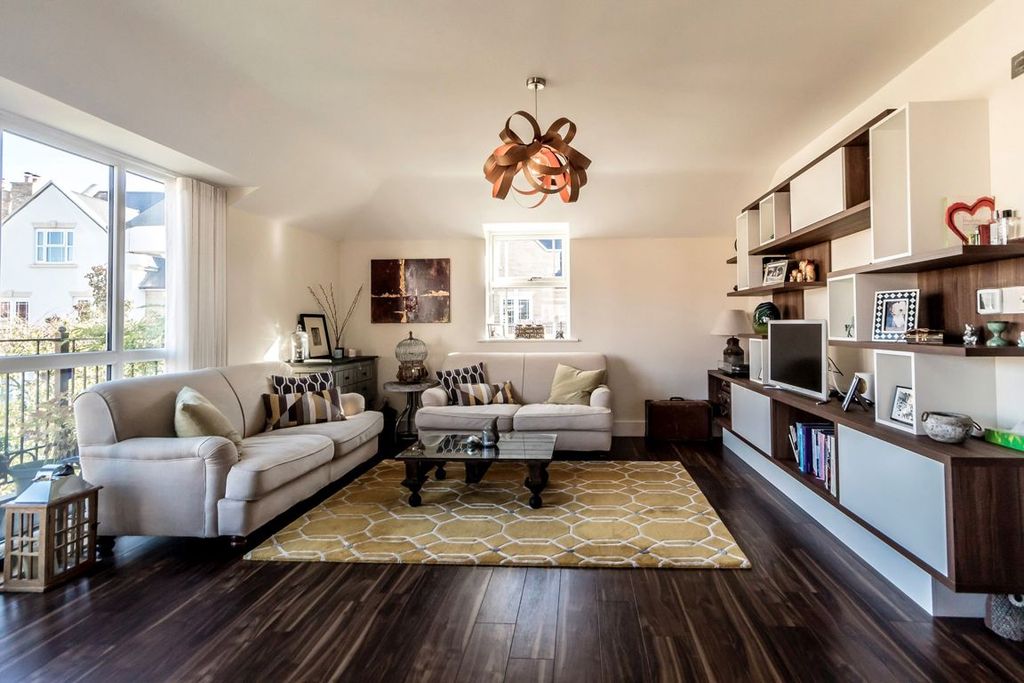 Property photo 2 of 7