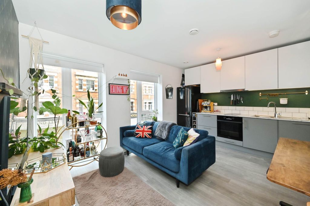 Property photo 3 of 13