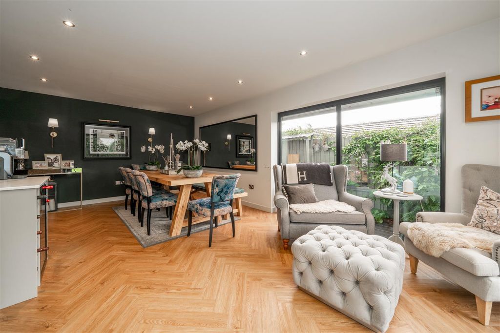 Property photo 2 of 47 Open Plan Kitchen - Diner-10.Jpg