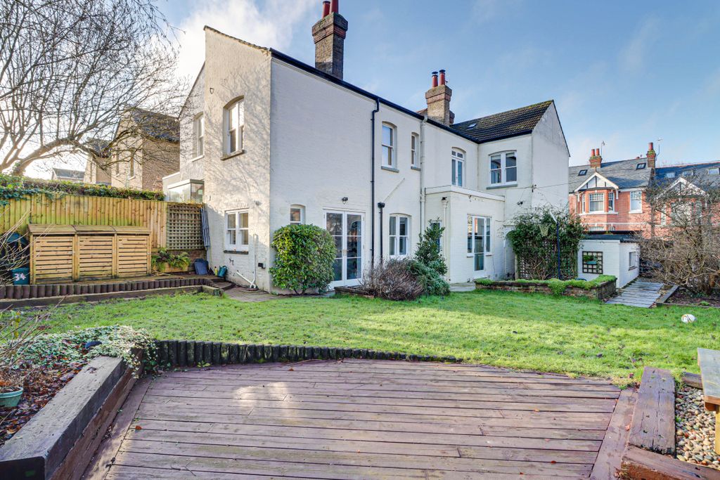 Property photo 2 of 16 Garden