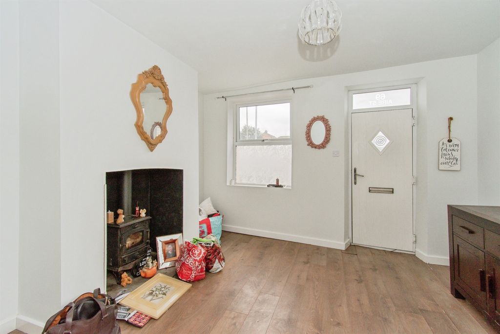Property photo 3 of 12