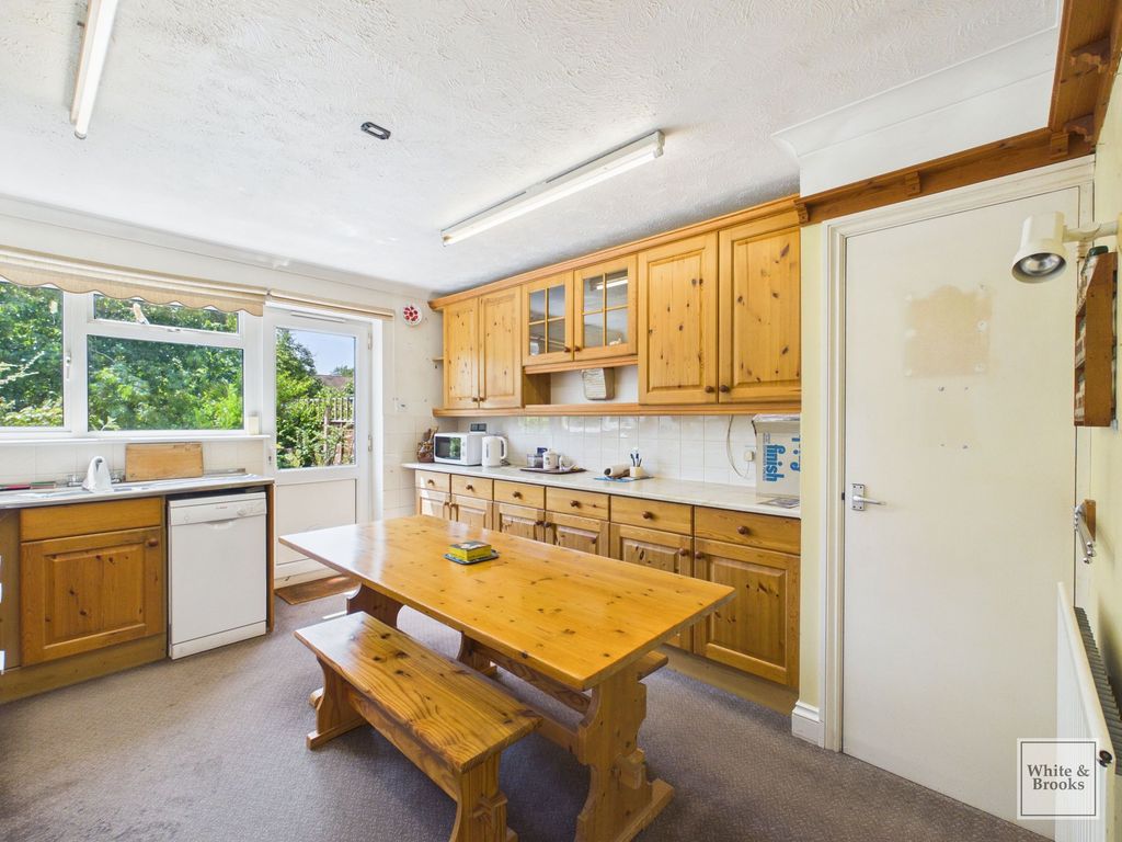 Property photo 2 of 24