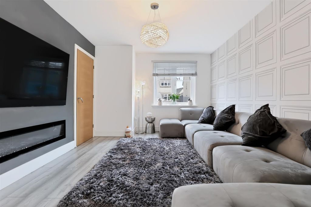 Property photo 2 of 44 Crum9108.Jpg