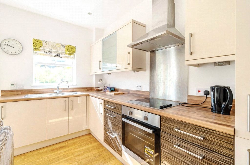 Property photo 3 of 6 Picture No. 04
