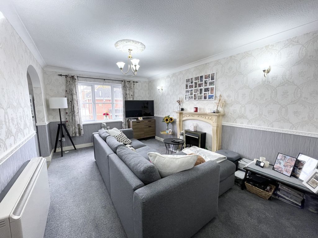 Property photo 2 of 13