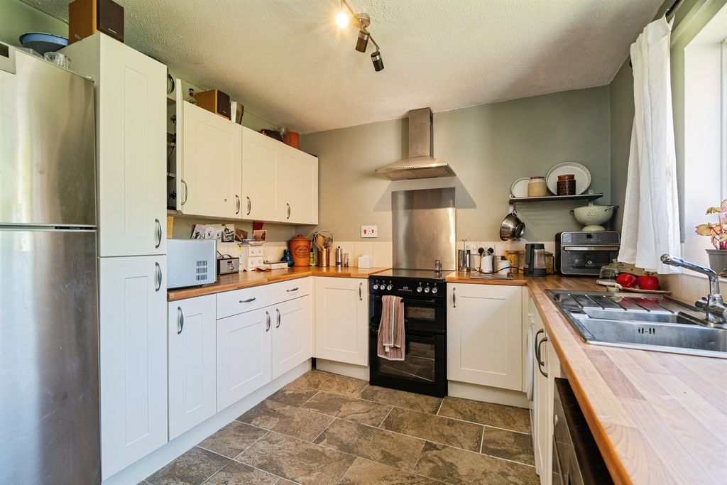 Property photo 3 of 16