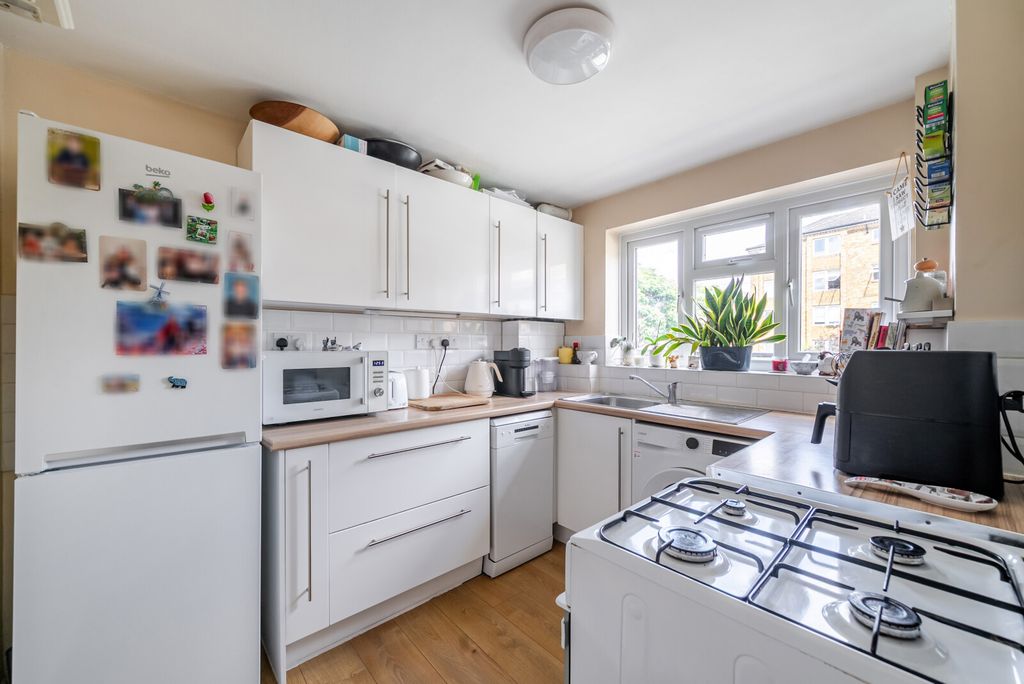 Property photo 3 of 14 Kitchen