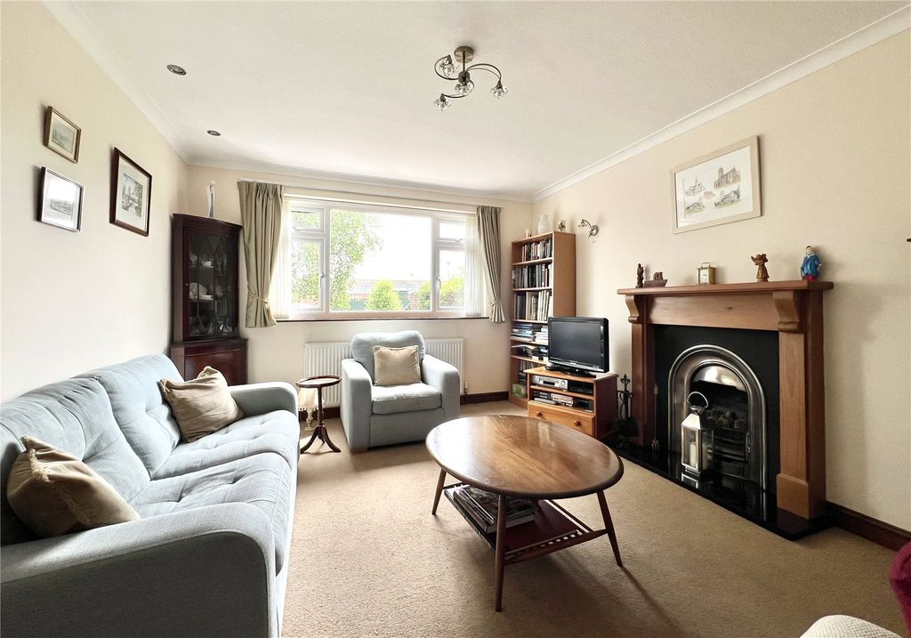 Property photo 2 of 14 Picture No. 12