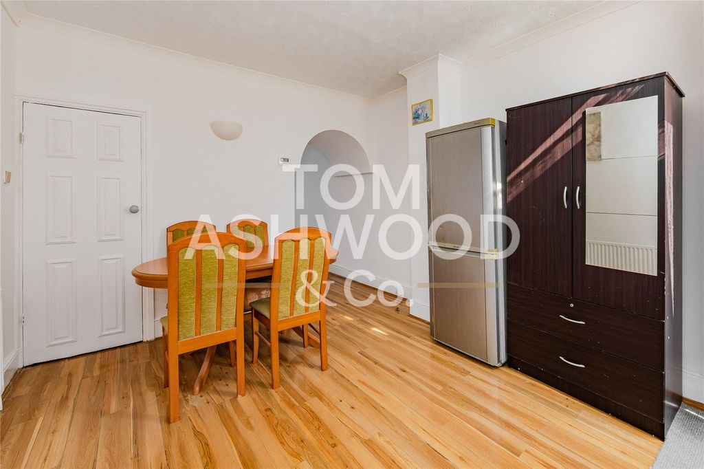 Property photo 3 of 11 Picture No. 14