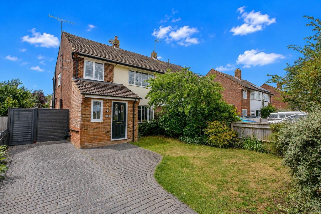 Property photo 1 of 13 Approach