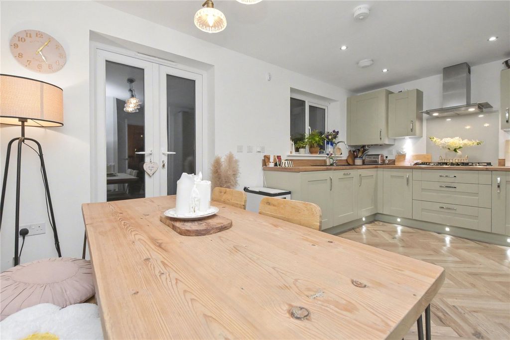 Property photo 3 of 19 Picture 3