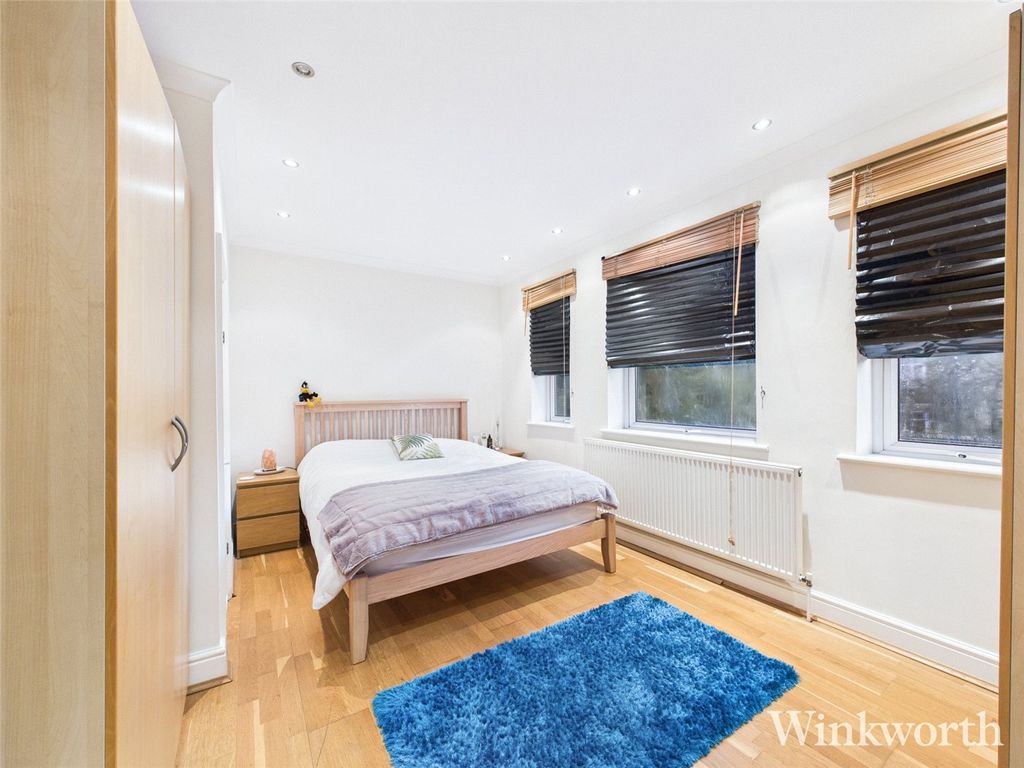 Property photo 2 of 9 Picture No. 15