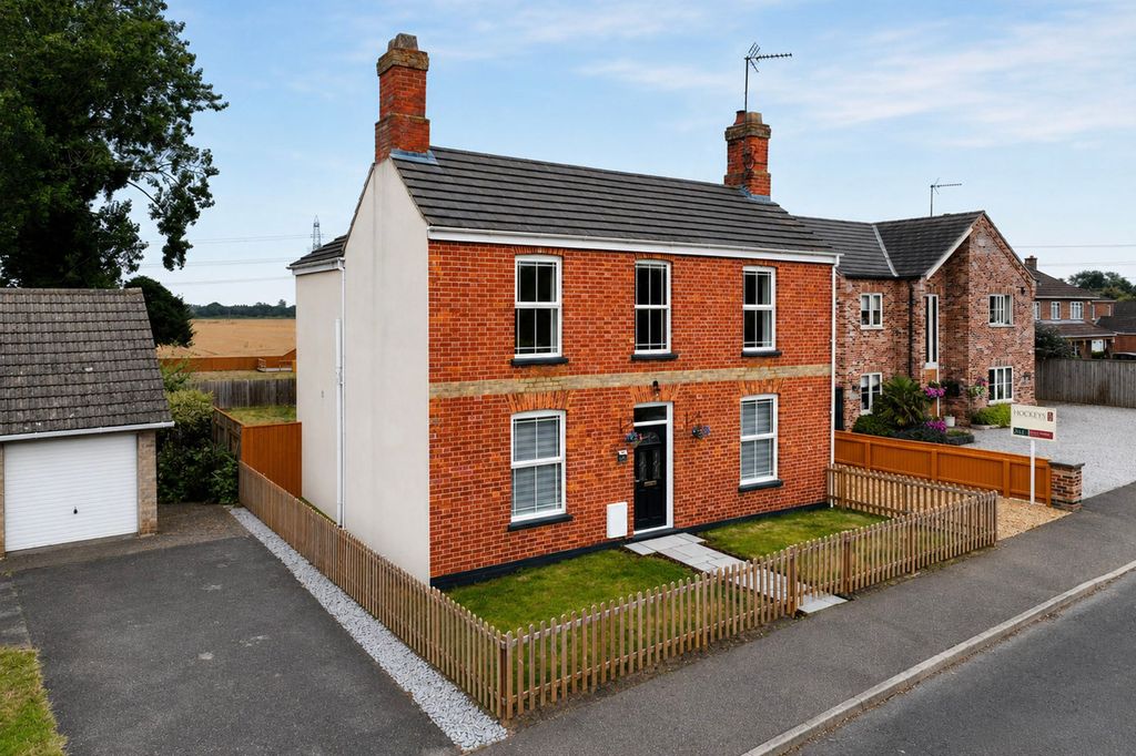 Property photo 1 of 42
