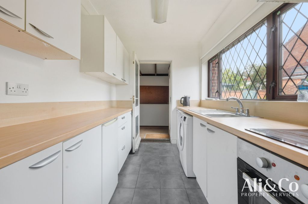 Property photo 3 of 24