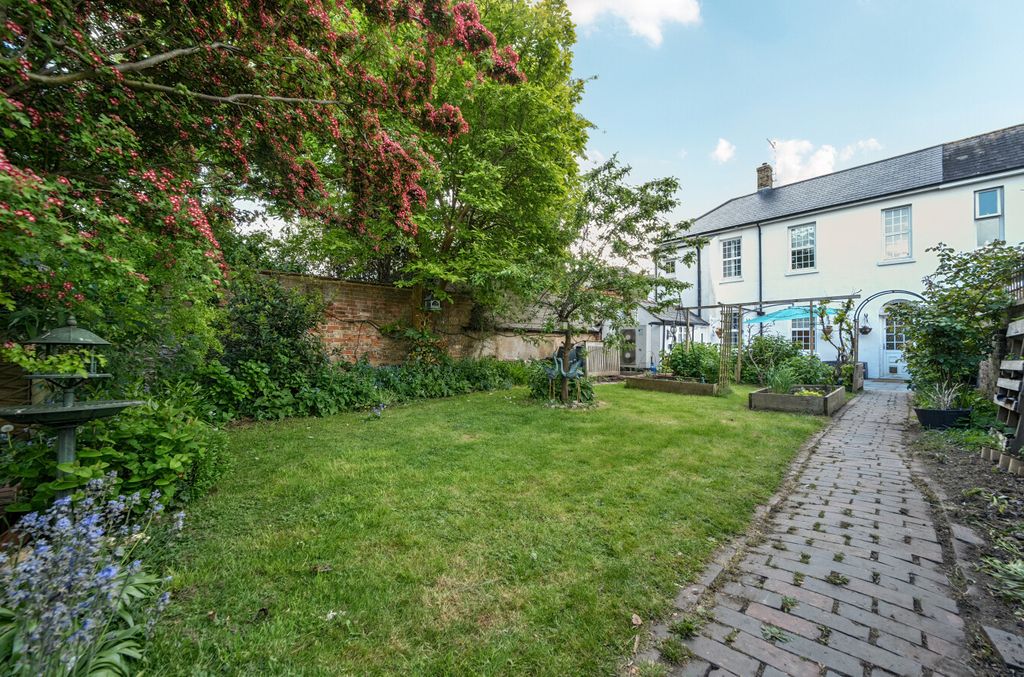 Property photo 1 of 40 Rear Garden