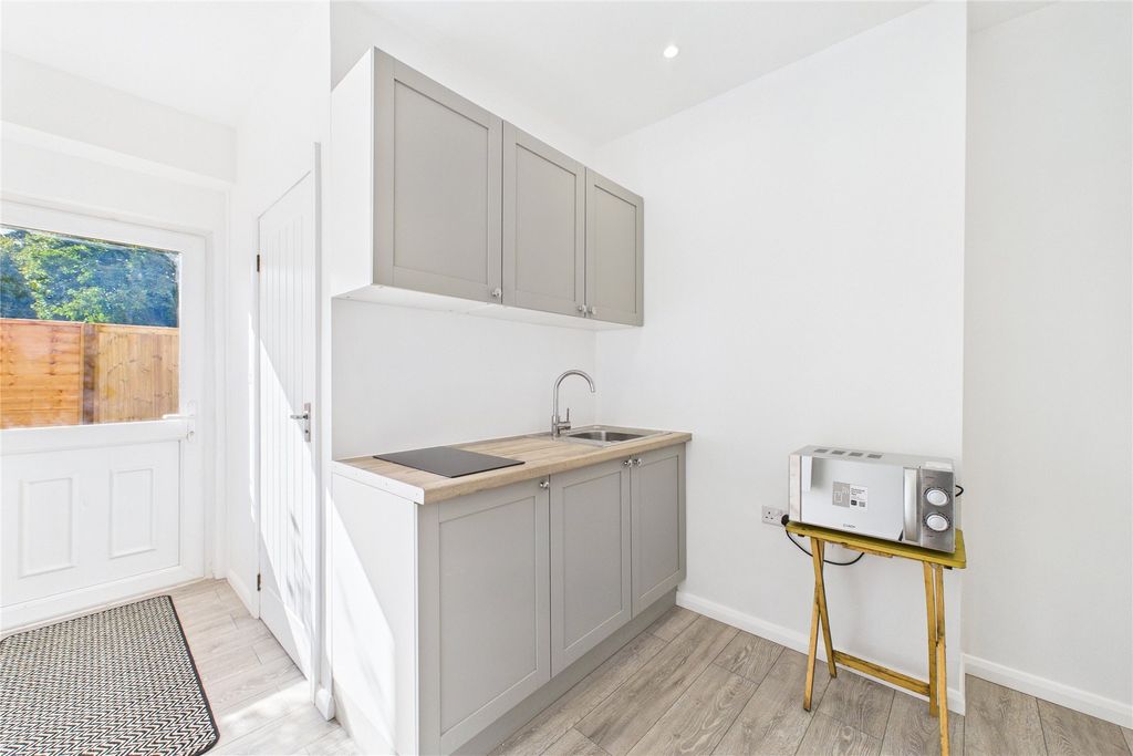 Property photo 3 of 6 Picture No. 07