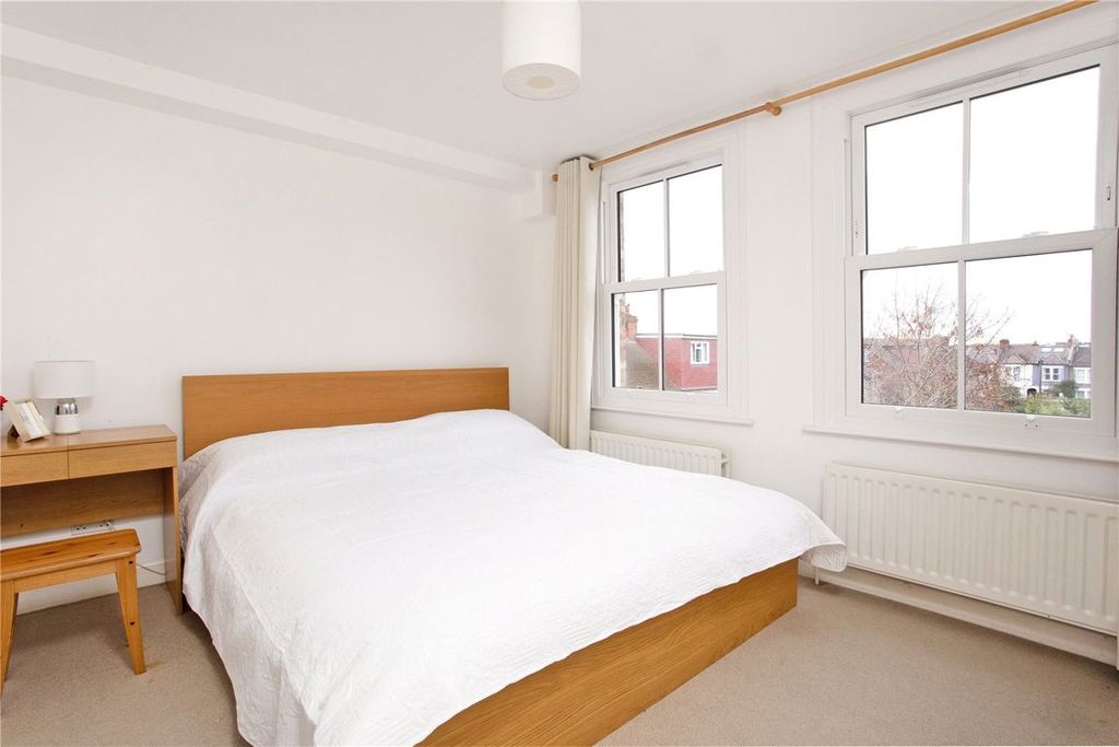 Property photo 3 of 6