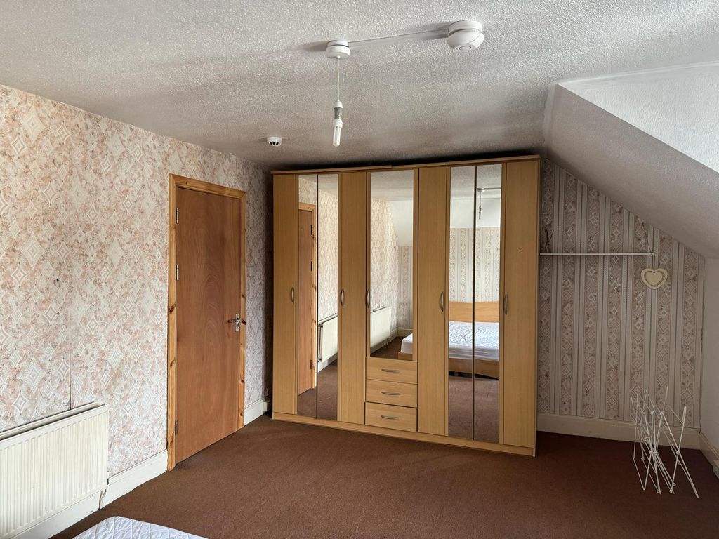 Property photo 2 of 3