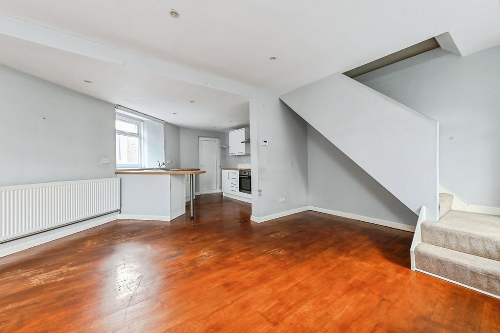 Property photo 3 of 14 Pbox-Img.Jpg