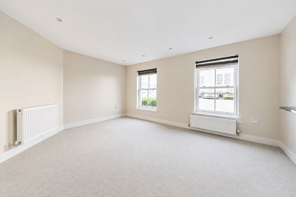 Property photo 2 of 17 9Cb53946-1Fac-4Aab-Abbc-94F62667Bd5F