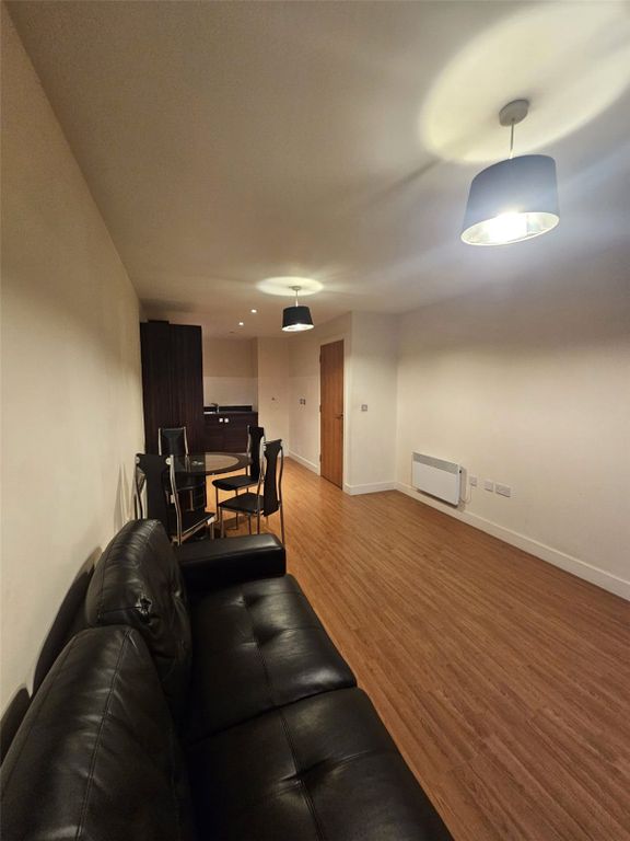 Property photo 3 of 6 Lounge