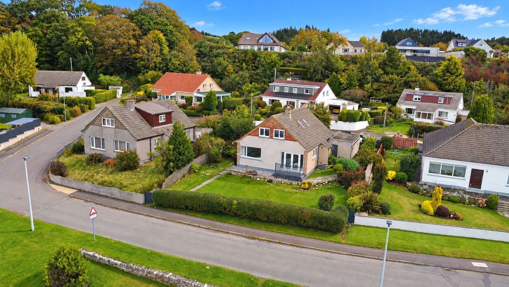 Property photo 3 of 46