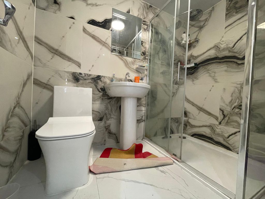 Property photo 3 of 5 Gallery