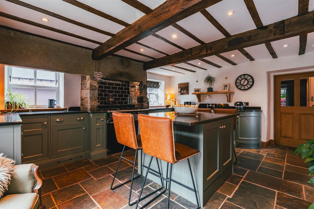 Property photo 2 of 76 Breakfast Kitchen