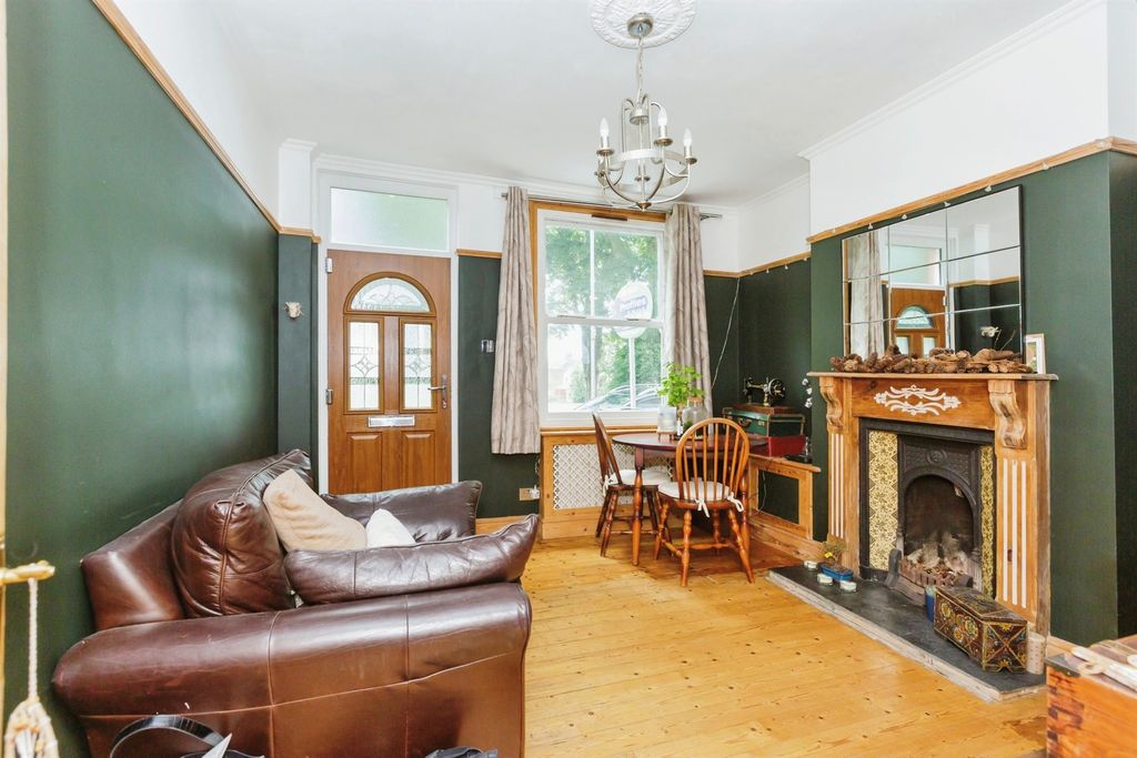 Property photo 2 of 11 Living Room