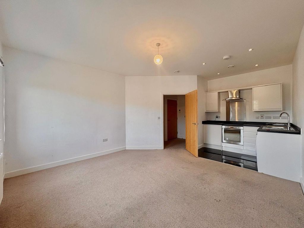 Property photo 2 of 8 Picture No. 19