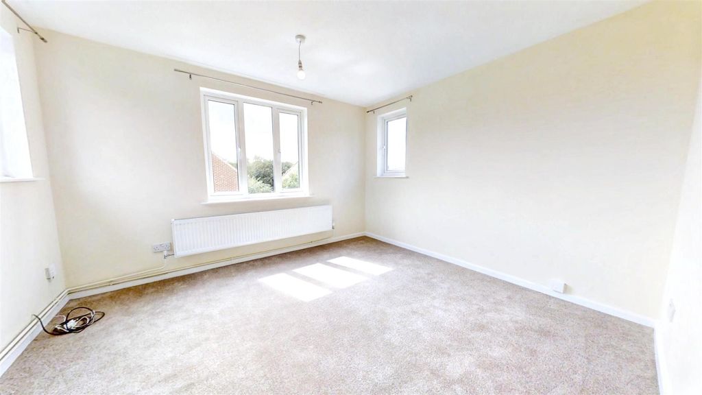 Property photo 3 of 11 07102025_141902.Jpeg