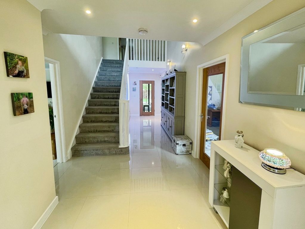 Property photo 3 of 23