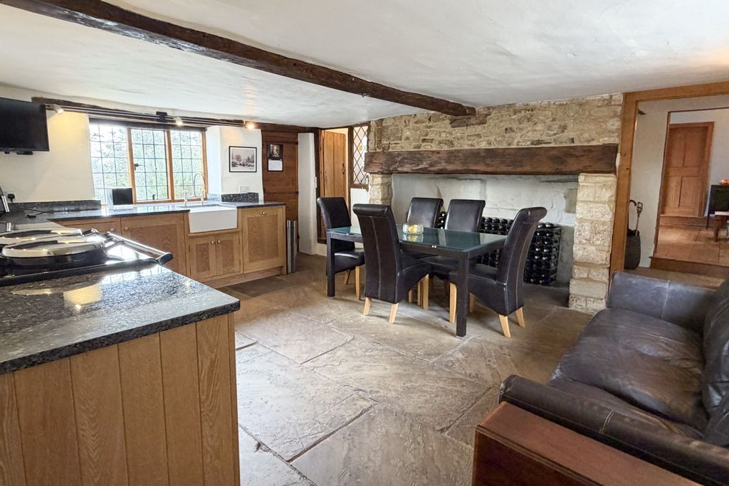 Property photo 2 of 36 2