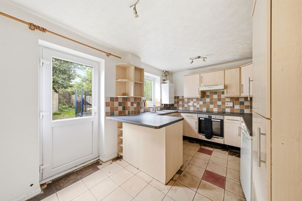 Property photo 2 of 12