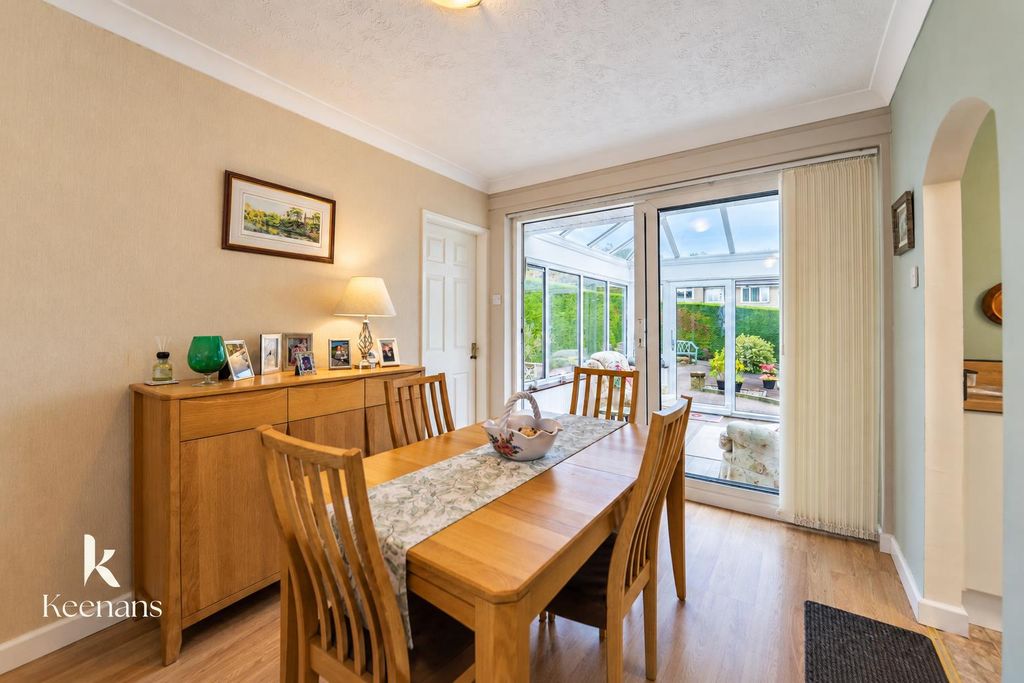 Property photo 3 of 33
