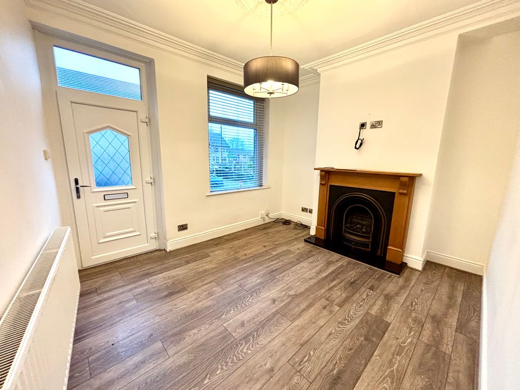 Property photo 1 of 13 Lounge