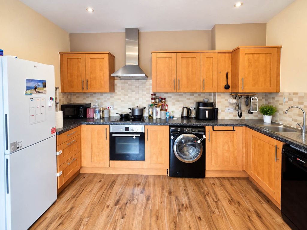 Property photo 2 of 6