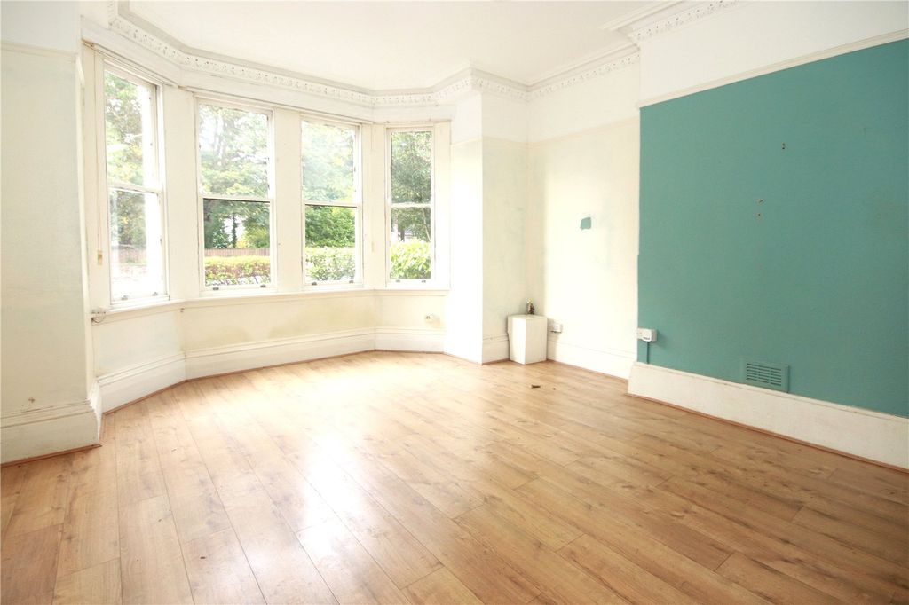 Property photo 2 of 24 Picture No. 08