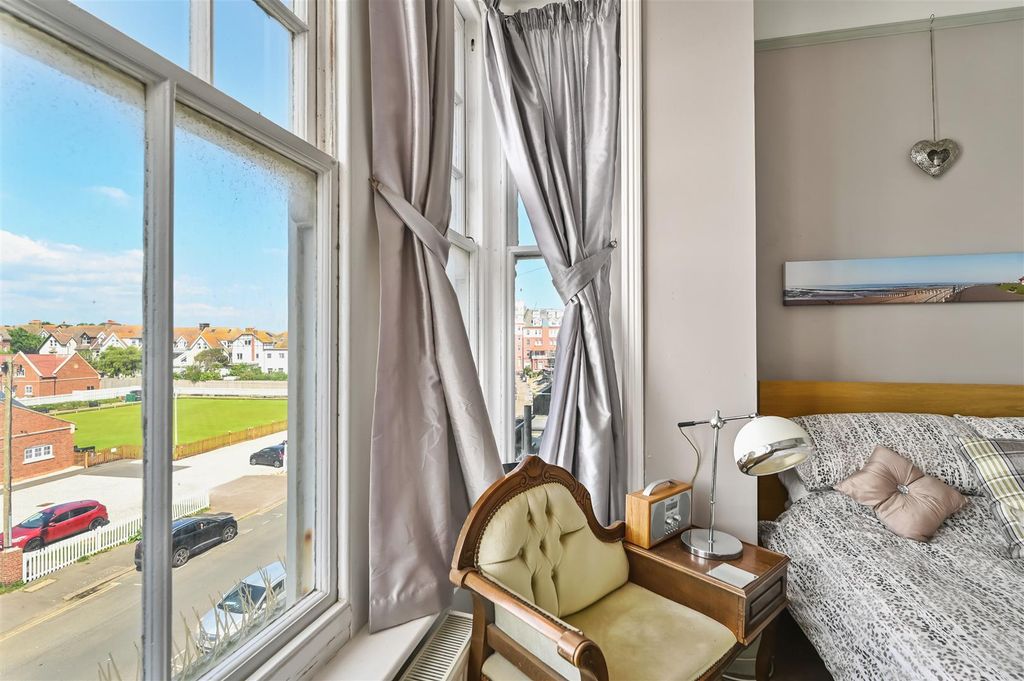 Property photo 2 of 23 18-Carlton-Court-Tn40-Photos (12).Jpg