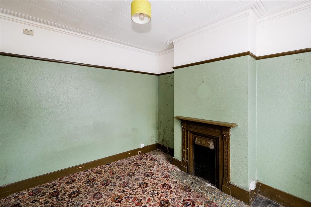 Property photo 3 of 26 65 Carnarvon Road-3.Jpg