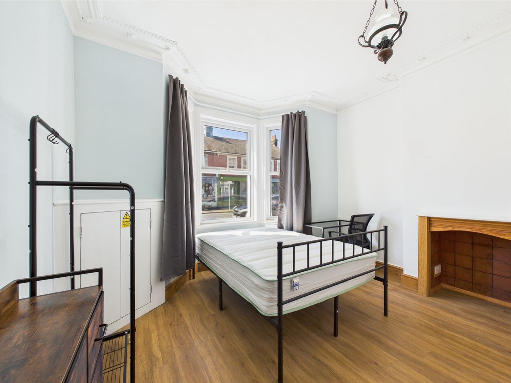 Property photo 1 of 10 Cam03519G0-Pr0278-Still001