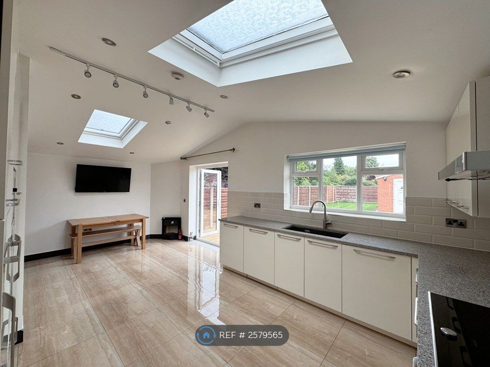 Property photo 2 of 25