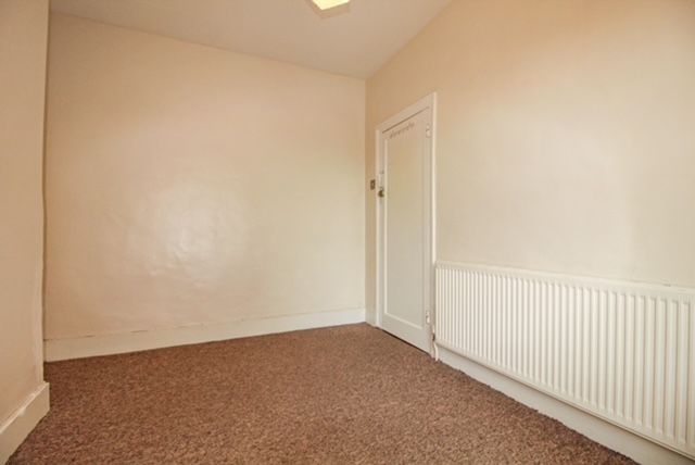 Property photo 3 of 12 Lounge 1