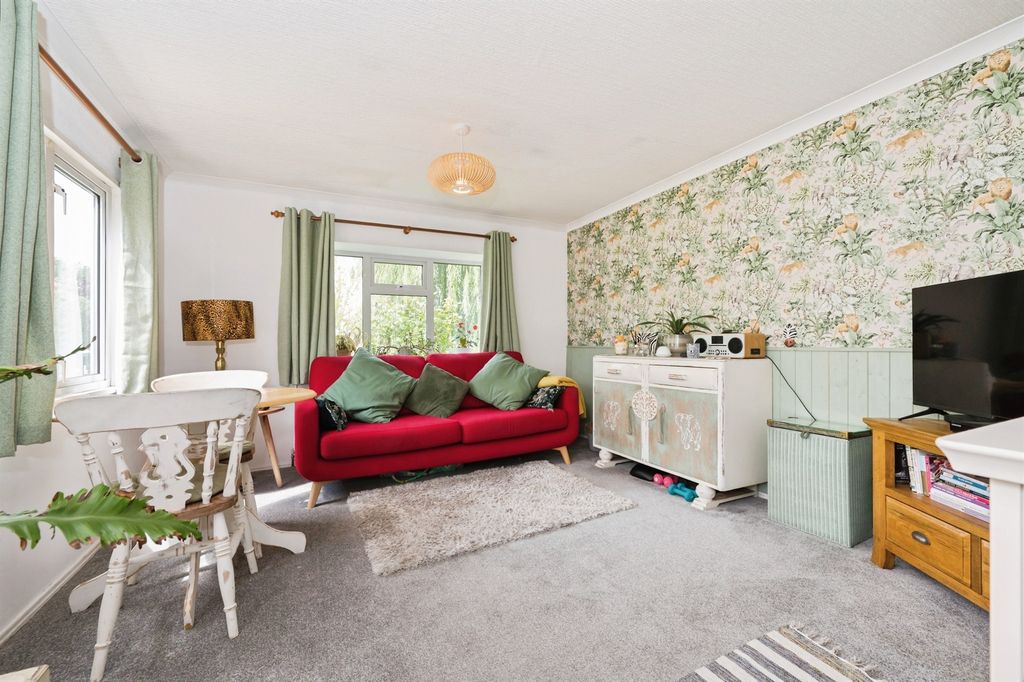 Property photo 2 of 16
