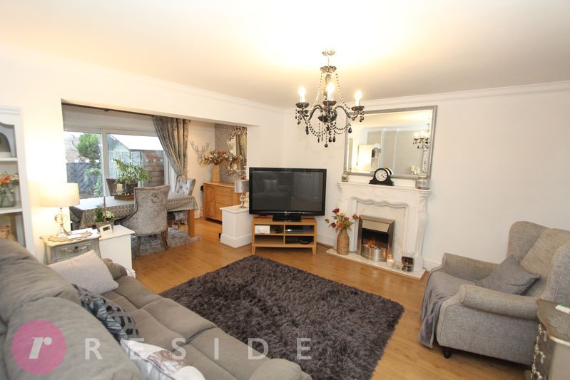 Property photo 2 of 19 Lounge