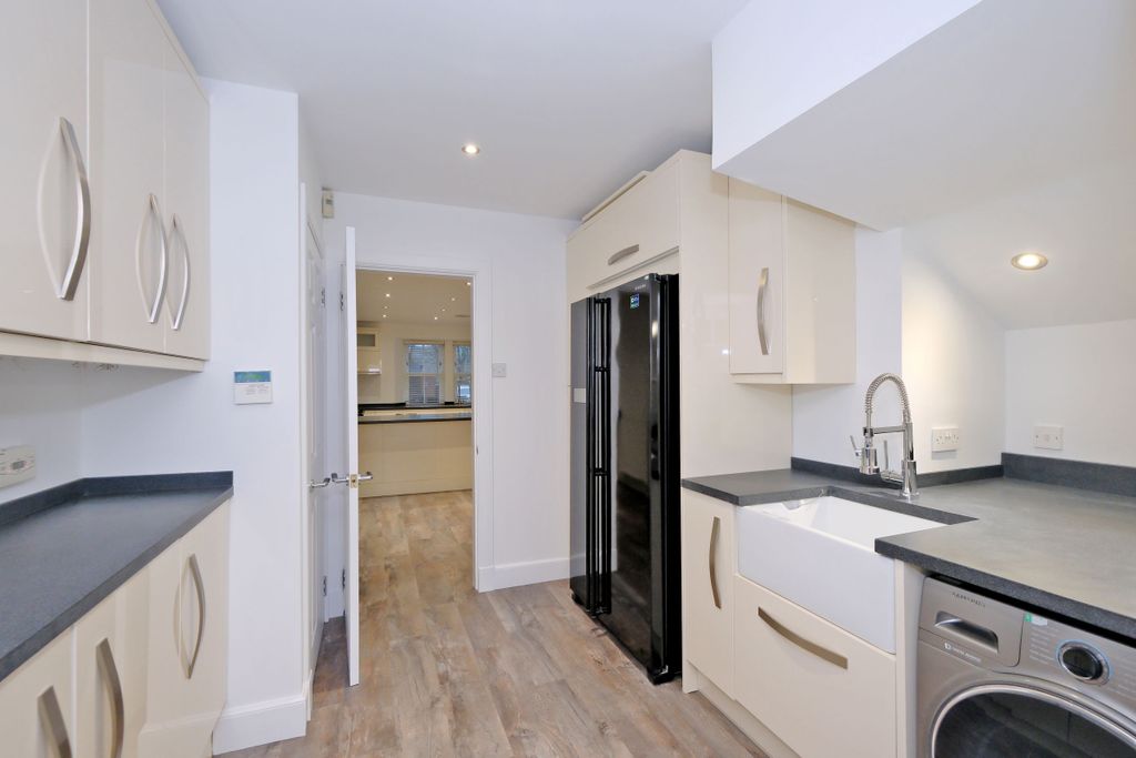 Property photo 2 of 19 Photo 2