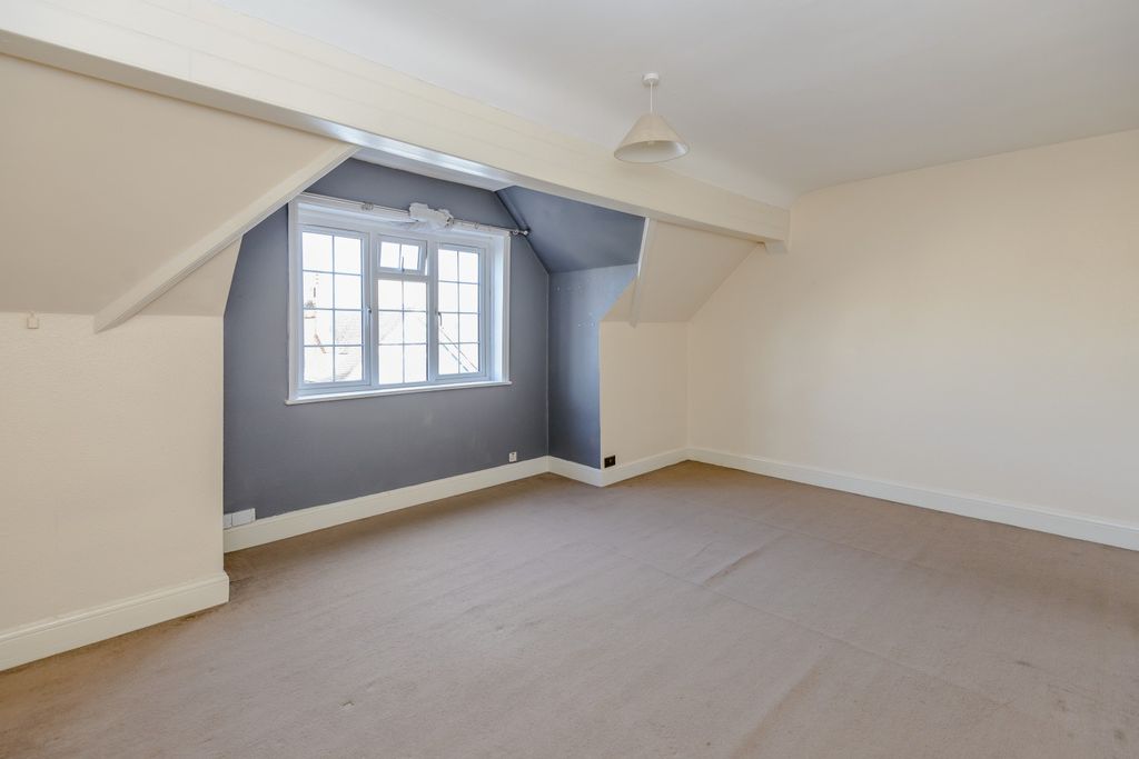 Property photo 3 of 8 3