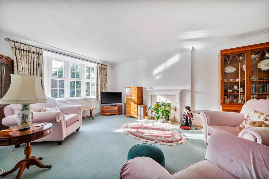 Property photo 2 of 16 Sitting Room