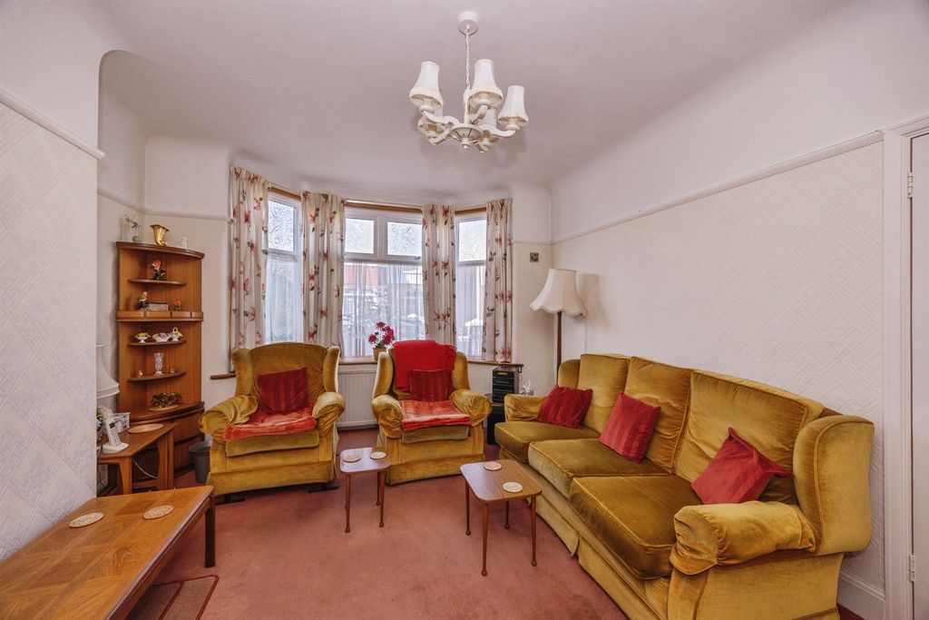 Property photo 2 of 20