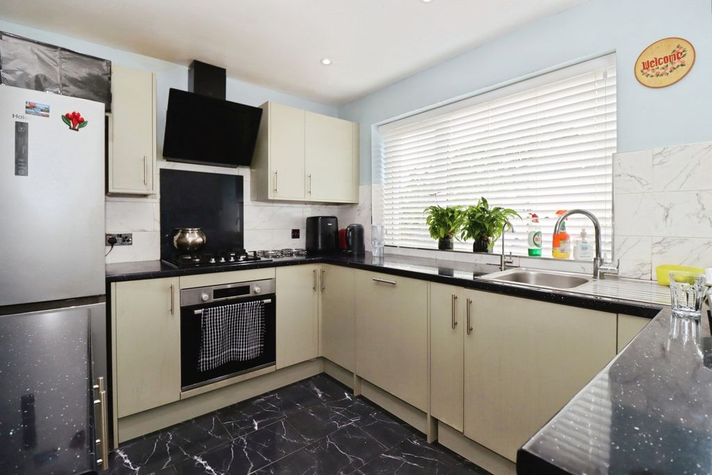 Property photo 3 of 20 Pbox-Img.Jpg